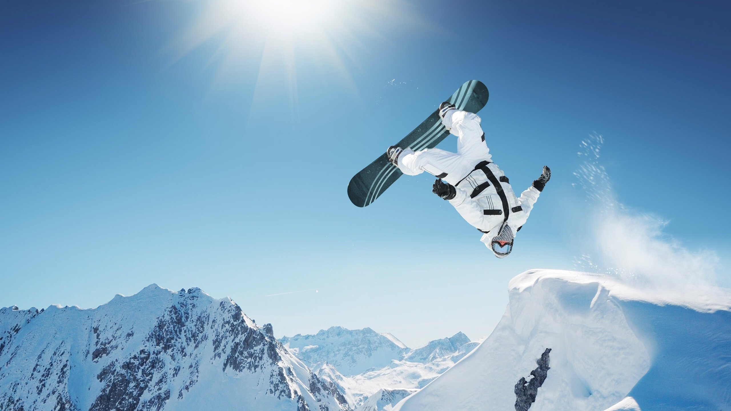 绝杀红魔，佩雷兹与雷诺的极限反杀，如何书写F1最惊心动魄的一页？